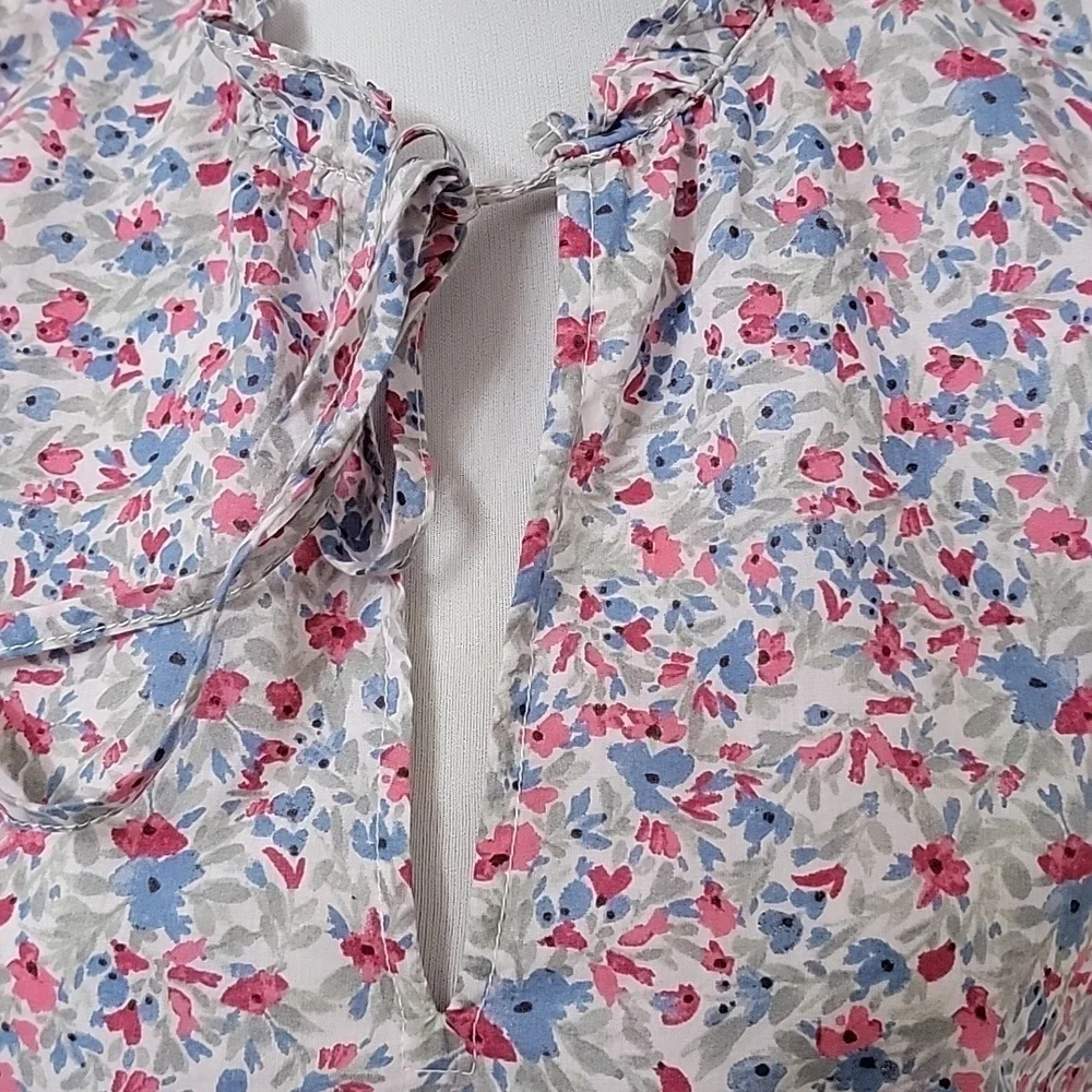 BB Dakota by Steve Madden, Size M Floral Ditzy Patterned Cap Sleeve Top, EUC